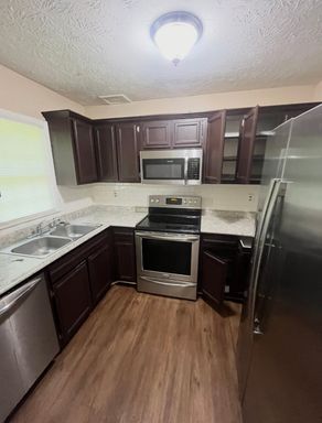 2 Bed/1.5 Bath Apartment- Brookington – photo 1