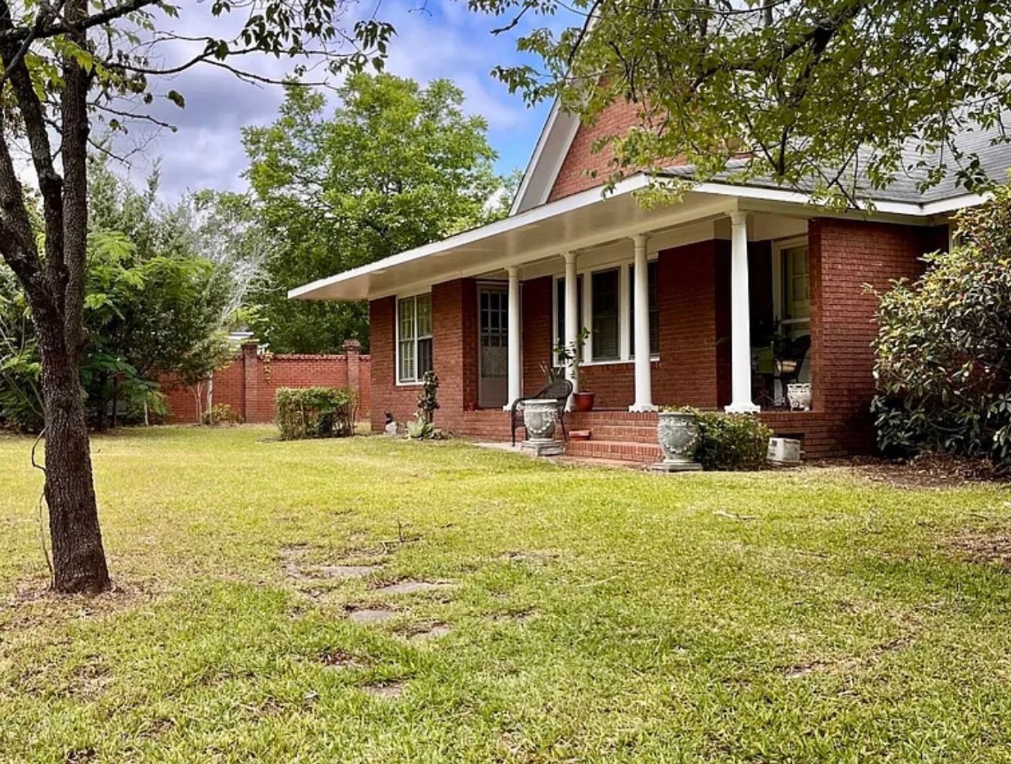 Glenwood House: 30 N Second St (218A)