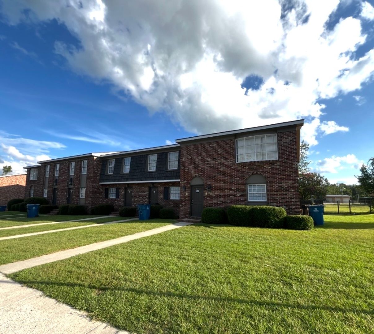 Vidalia Apartment: 707 Loop Road