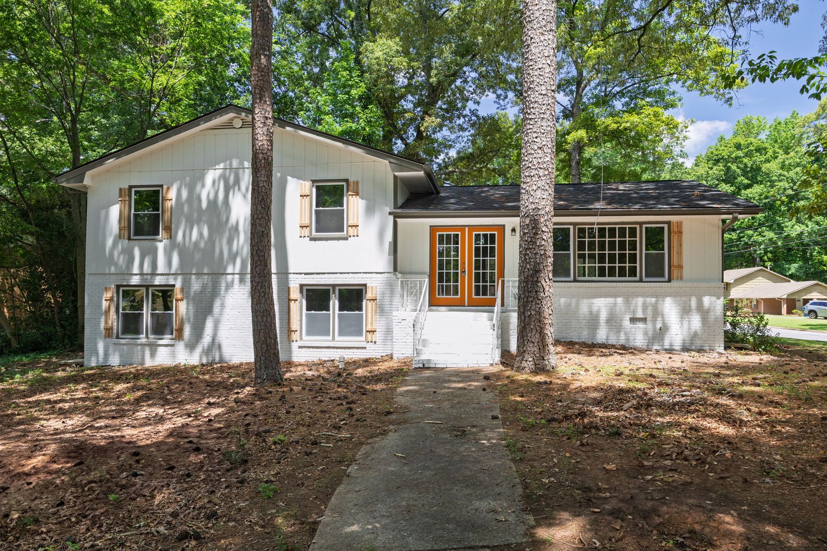 Atlanta House: 5520 Saint Lo Lane