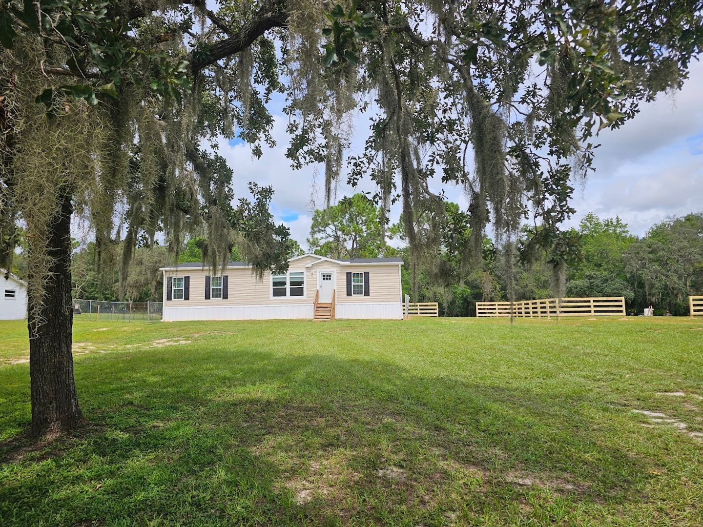 Crystal River House: 6803 W Avocado Street