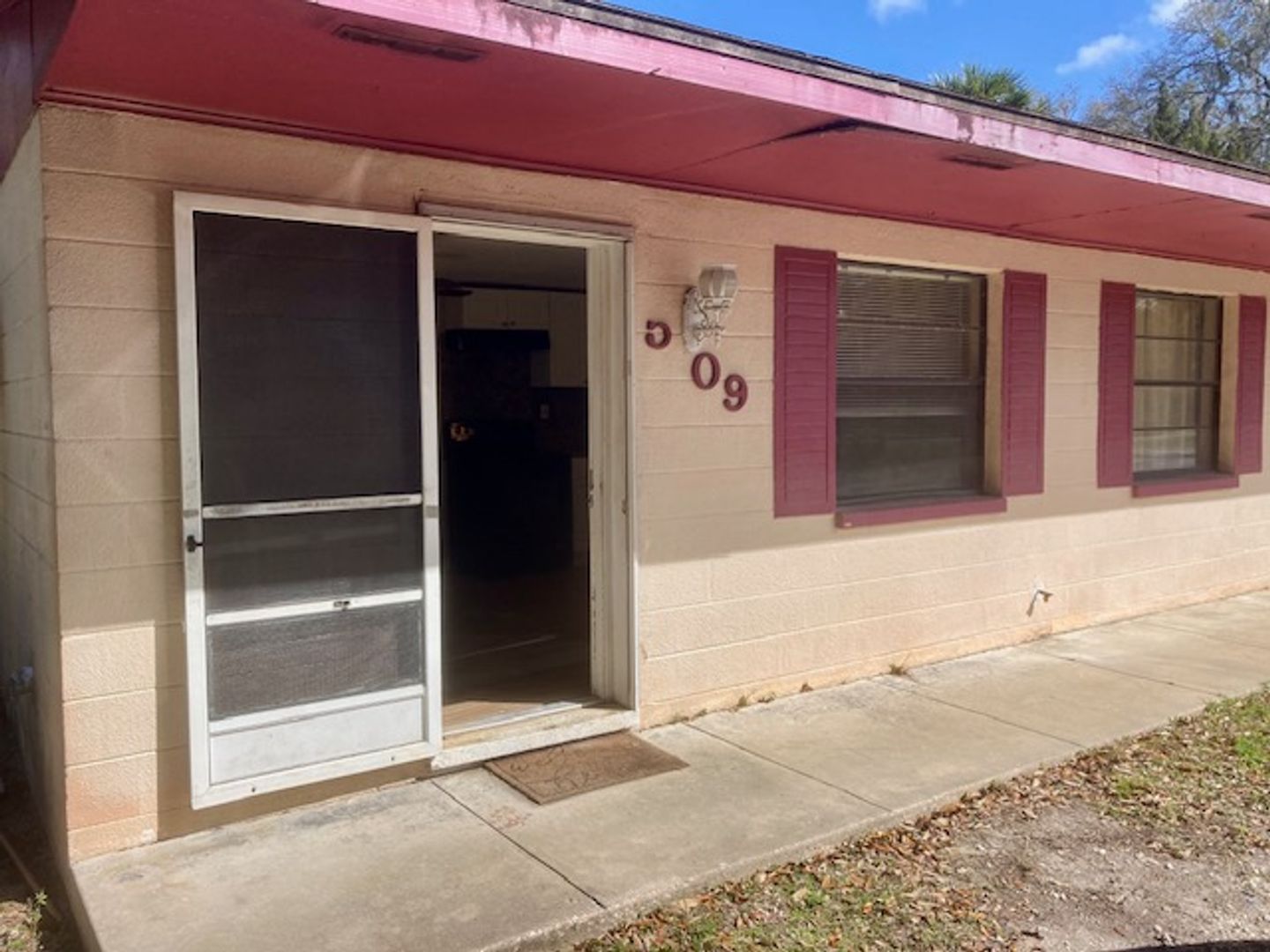 Crystal River House: 509 NE 11th St Unit B