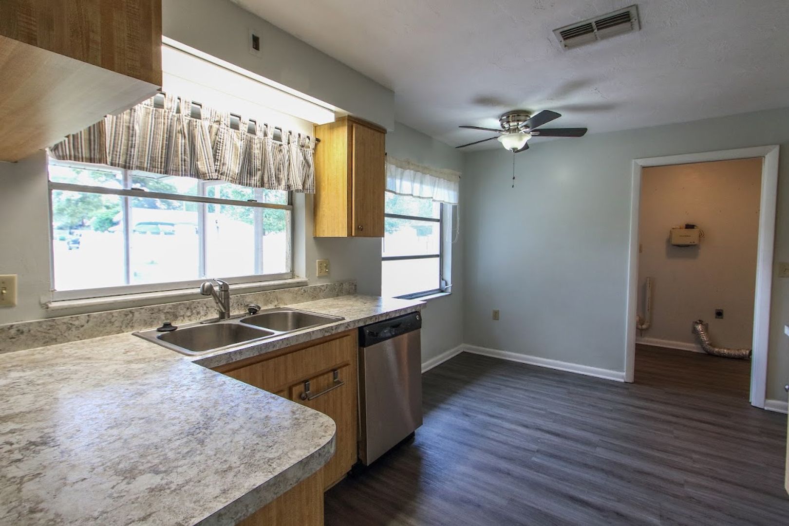 Beverly Hills House: 9 SJ  Kellner Blvd