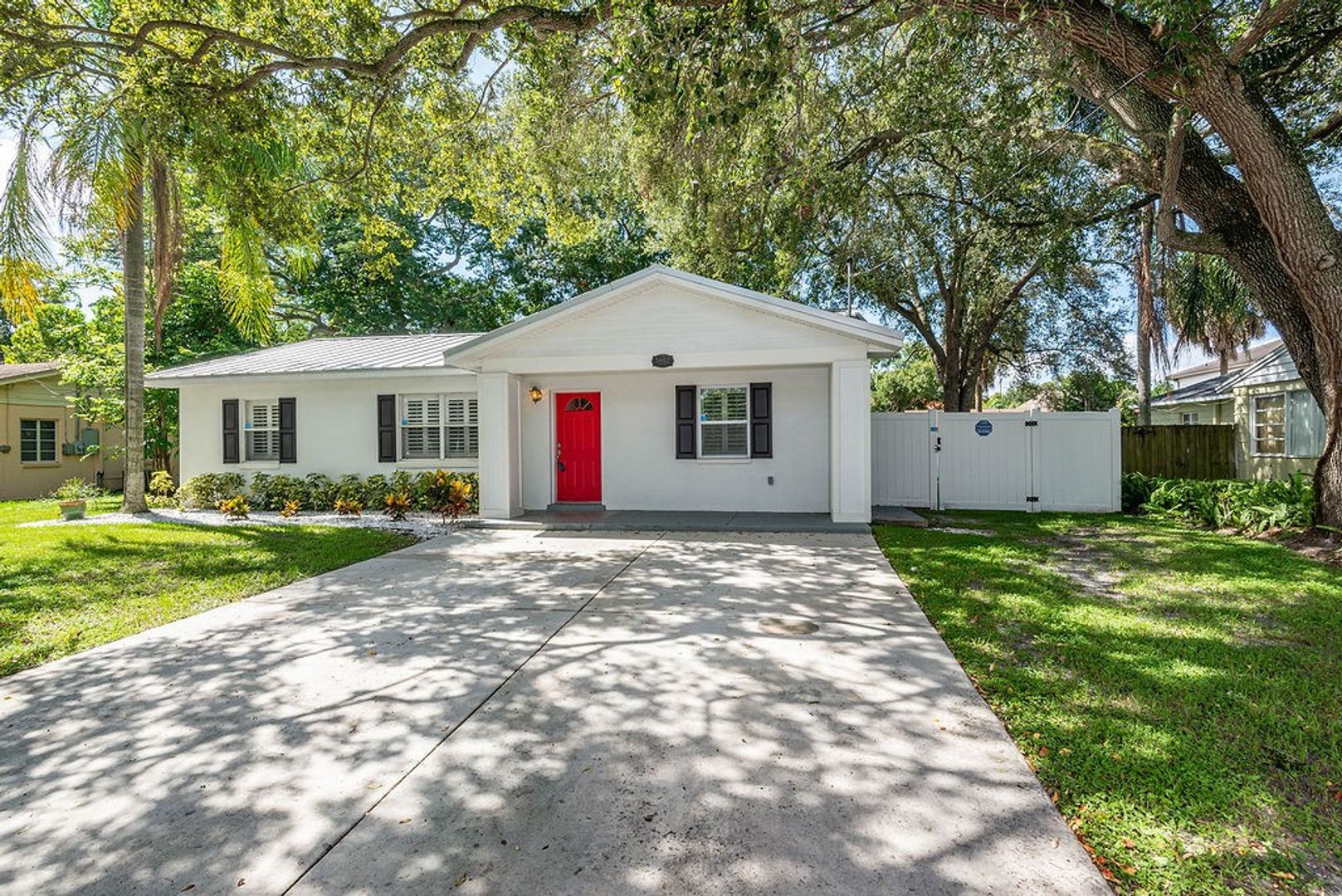 Tampa House: 3602 W Leona St