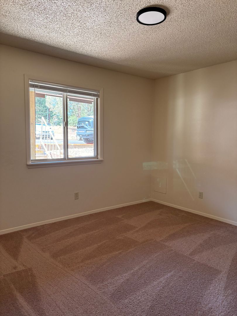 Ponderosa 3-Bed/2-Bath Furnished 5 of 12