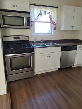 Listing photo thumbnail