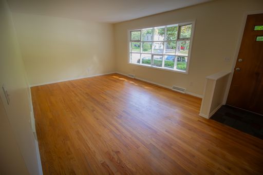 Listing photo thumbnail