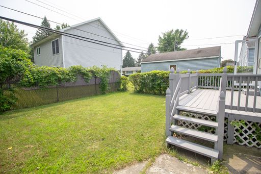Listing photo thumbnail