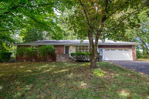 2 Danielwood Drive, Loudonville, NY 12211