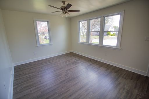 Listing photo thumbnail