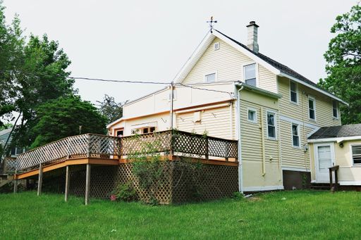 Listing photo thumbnail