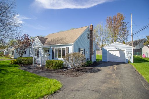 Listing photo thumbnail