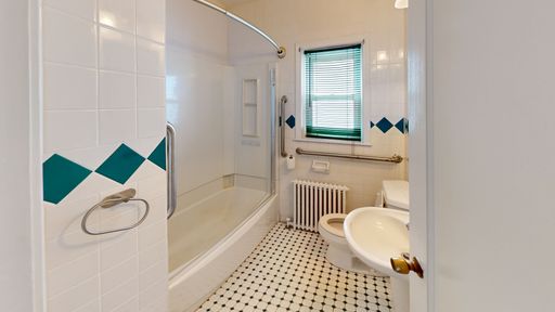 Listing photo thumbnail