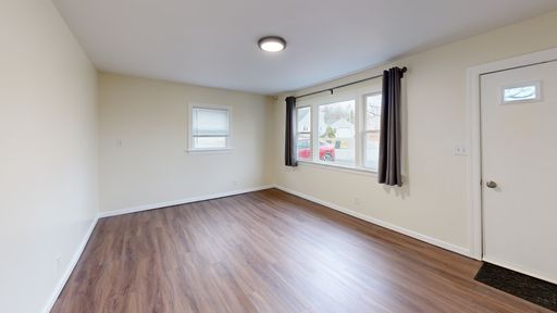 Listing photo thumbnail