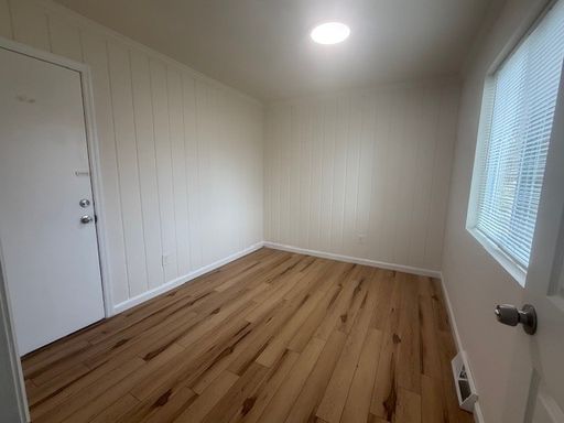 Listing photo thumbnail