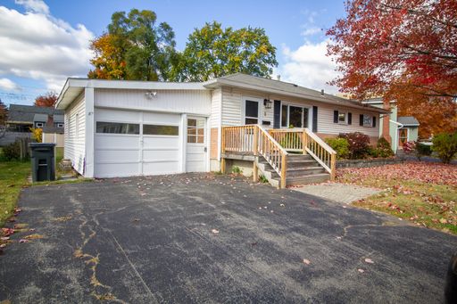 Listing photo thumbnail