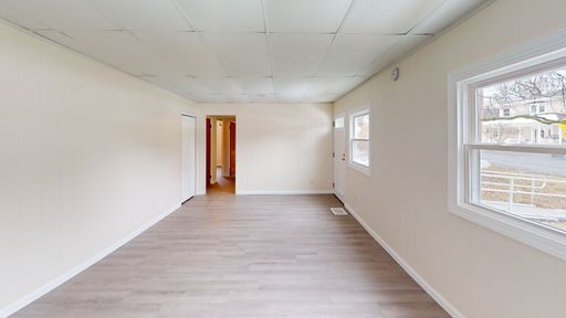 Listing photo thumbnail