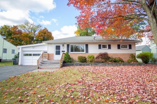 3 BD 1 BA South Colonie Schools