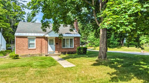 1 Dresden Court, Guilderland, NY 12203