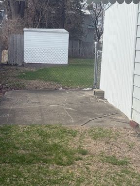 Listing photo thumbnail