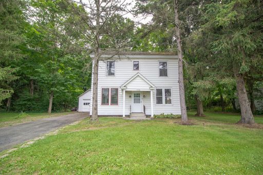Charming 3 BR 1 BA - East Greenbush CSD