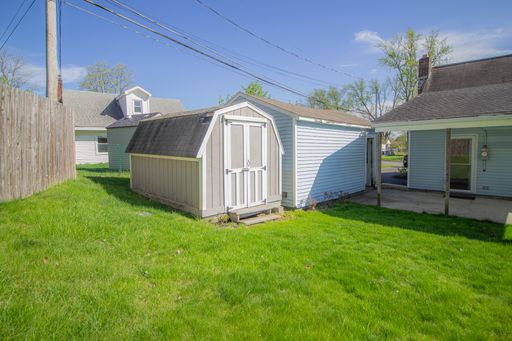 Listing photo thumbnail