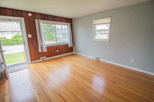 Listing photo thumbnail