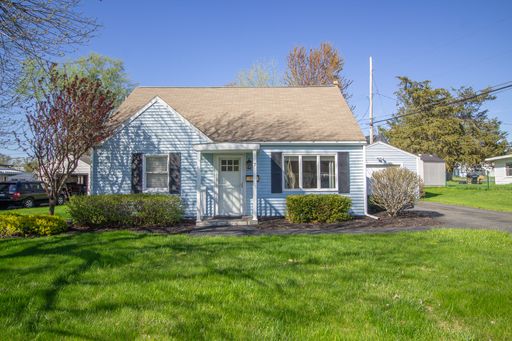7 David Rd, Latham, NY 12110