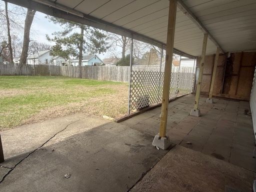 Listing photo thumbnail