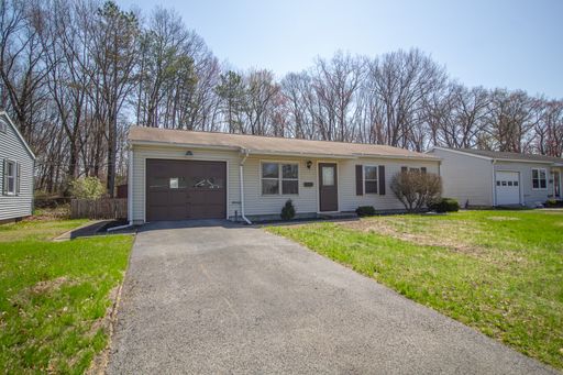 31 Mildred Lane, Latham, NY 12110