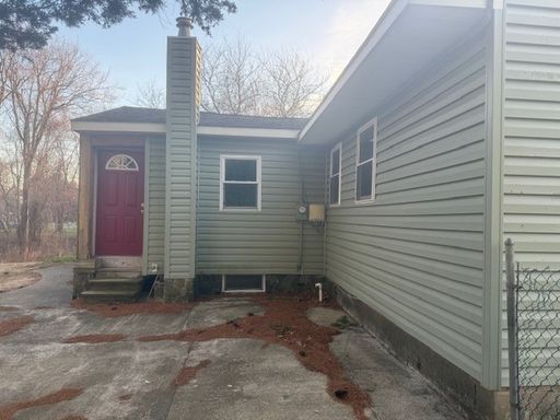 Listing photo thumbnail