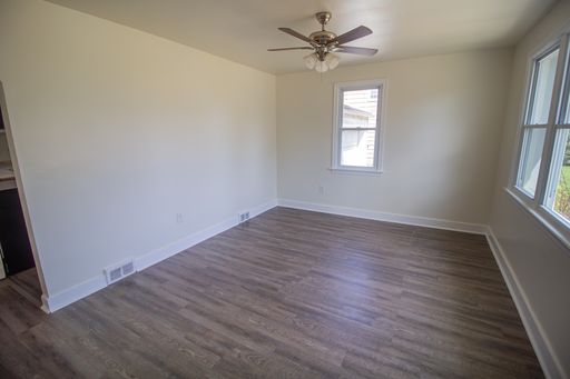 Listing photo thumbnail