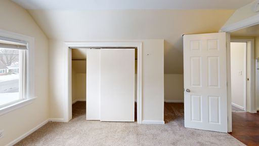 Listing photo thumbnail