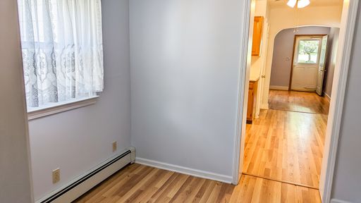 Listing photo thumbnail