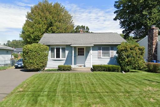 41 Oakwood Drive, Colonie, NY 12205