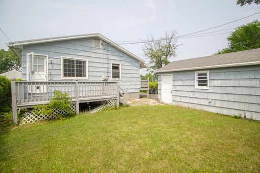 Listing photo thumbnail