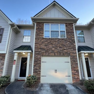 3 Bedroom Atlanta Townhome for rent by Platinum Property Management Services, Inc. – photo 1