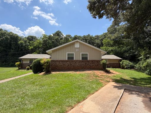 Well maintained 2 bedroom unit in Monroe for rent by Platinum Property Management Services, Inc.