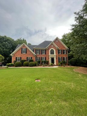 Stunning & exquisite 5 bedroom home on fully finished basement by Platinum Property Management Services, Inc. – photo 1