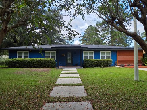 Established Neighborhood in the City Limits of Rincon! – photo 1