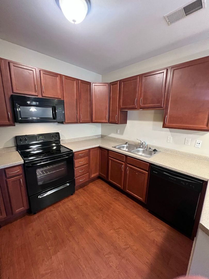 Green Bay Apartment: 401 N. Washington Street