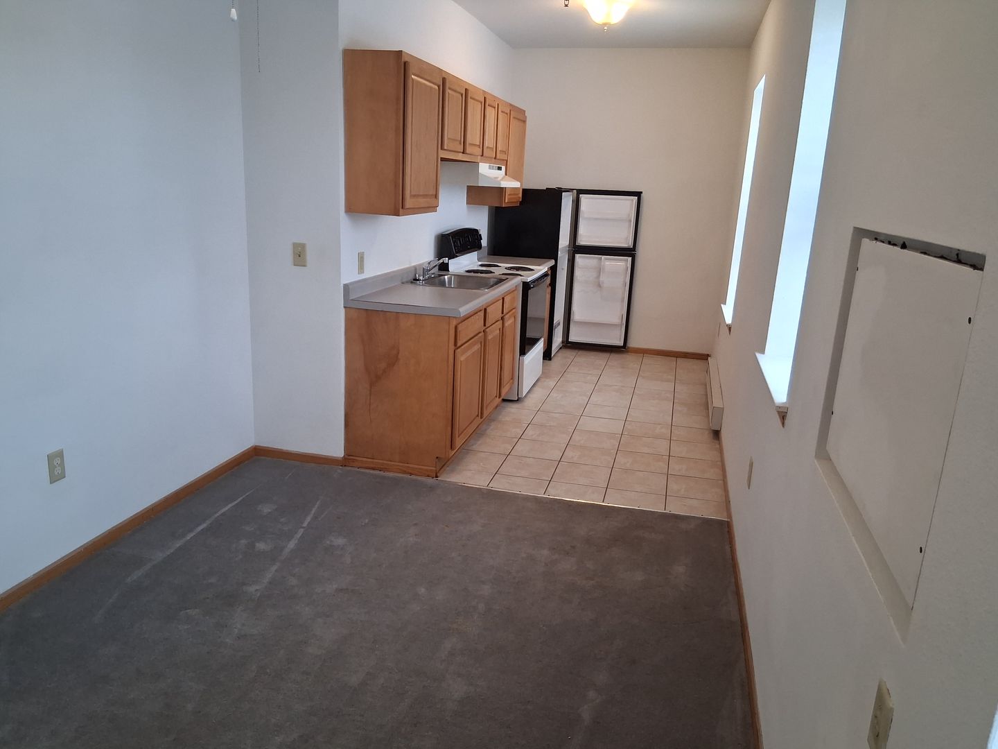 Rhinelander Apartment: 28 N Brown Street