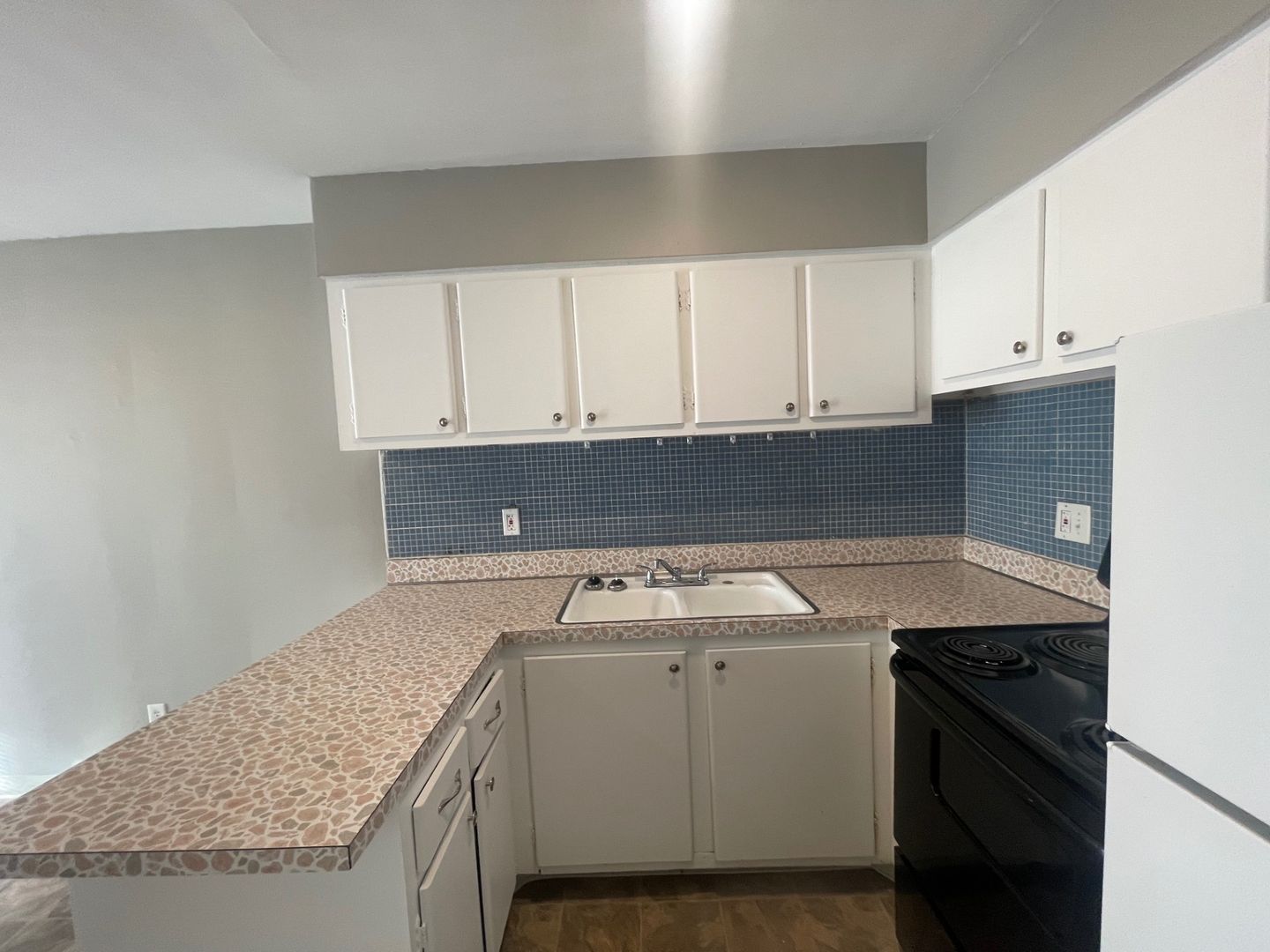 Lexington Apartment: 1033 Cross Keys Rd