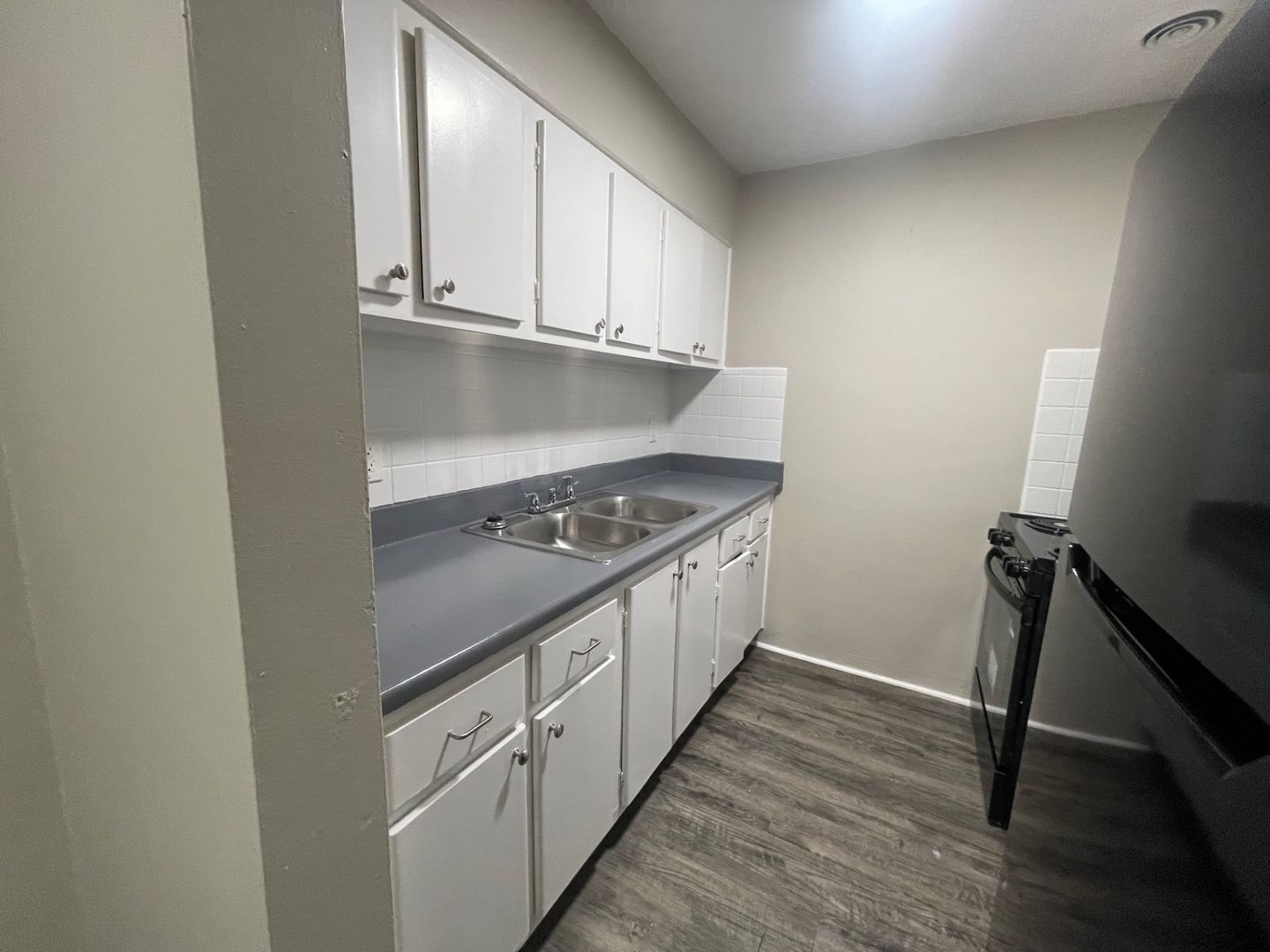 Lexington Apartment: 1033 Cross Keys Rd