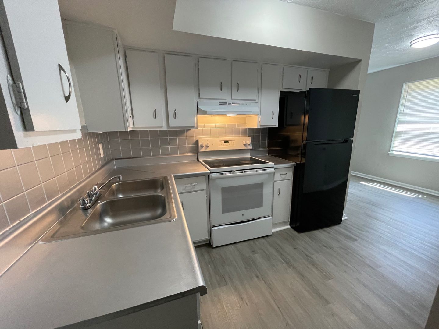 Lexington Apartment: 1025 Cross Keys Rd