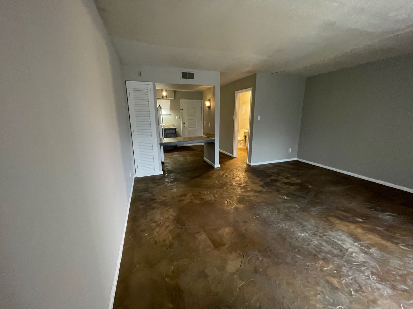 Lexington Apartment: 568 North Broadway