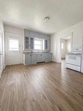 2 Bedroom 1 Bath Unit – photo 1