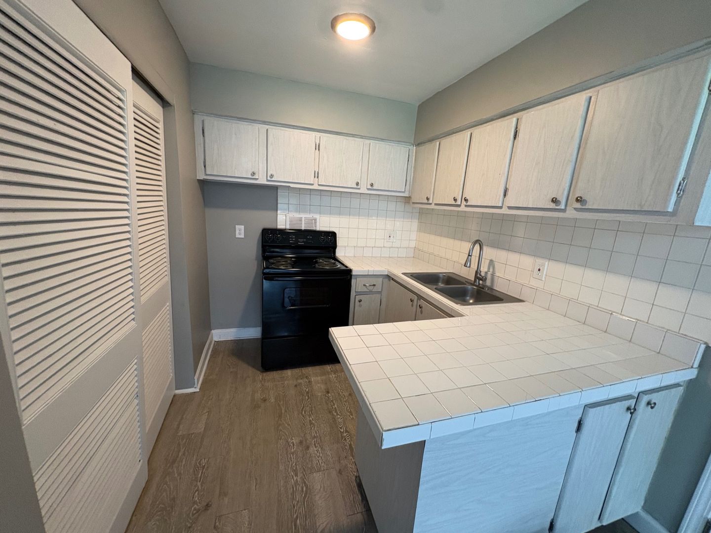 Lexington Apartment: 1553 Alexandria Dr
