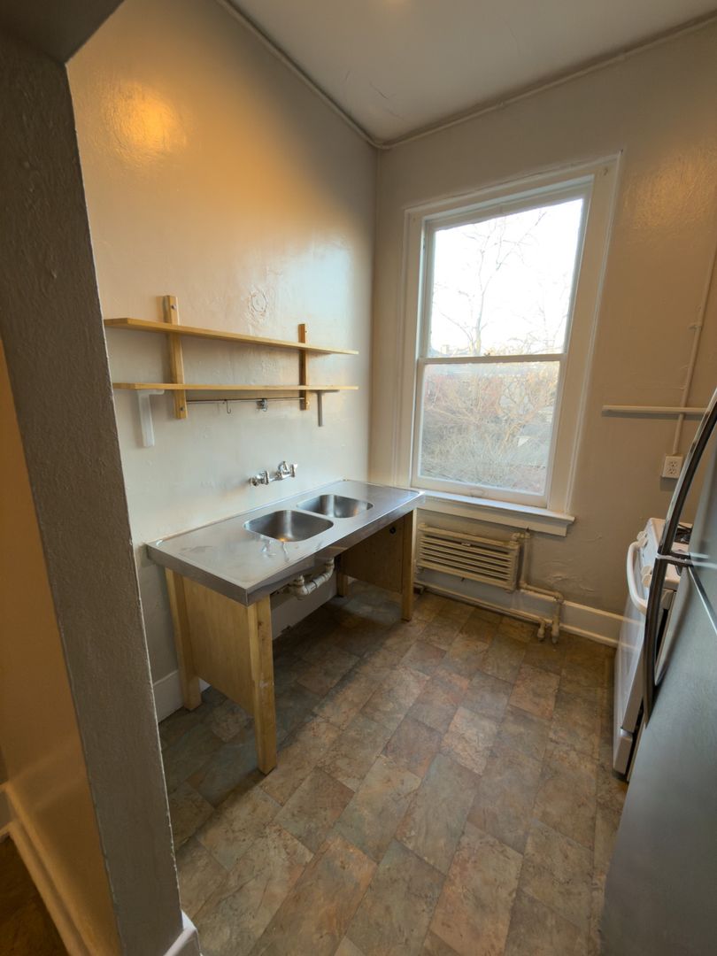 Louisville Apartment: 222 W Magnolia