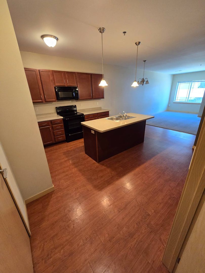 Green Bay Apartment: 401 N. Washington Street